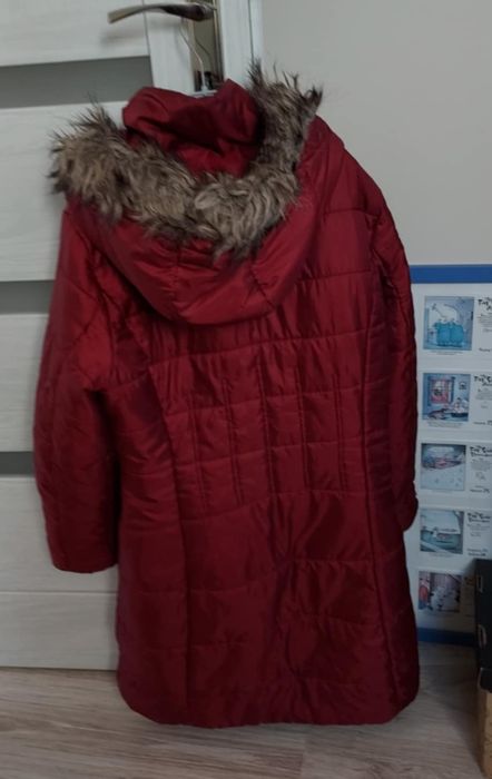 Bordowy płaszcz orsay