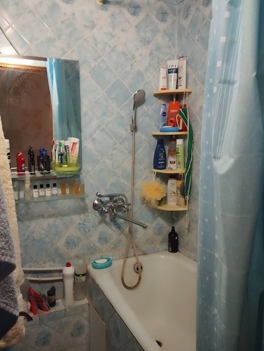 Продам 2 комнатную квартиру 3/9 ,м Дворец Спорта