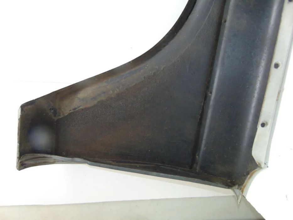 Volvo 244 guarda lamas " usado em bom estado