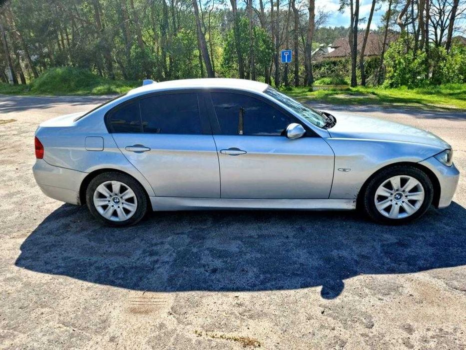 автомобіль BMW e90