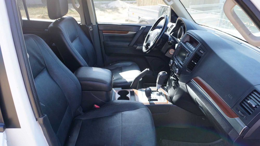 Mitsubishi Pajero 3.2 DI-D Instyle 200cv 4x4 7 lugares foto 5