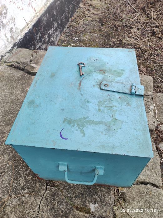 Сейф радянський касовий, кріпиться до підлоги