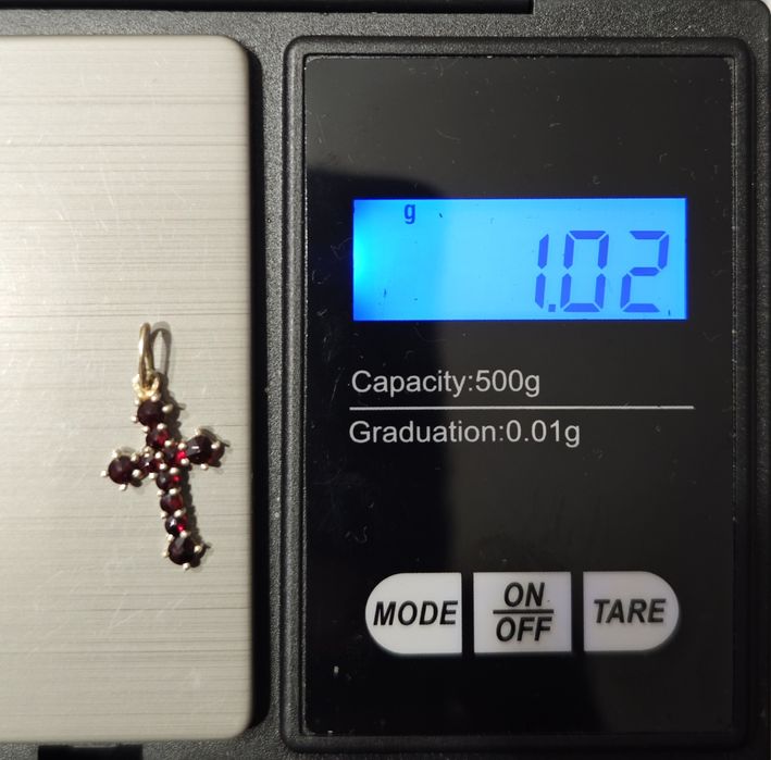 Золотий, вінтажний хрестик, з гранатами, 585 проба.