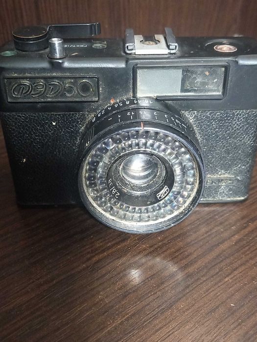 Фотоаппарат.Комплект із 18 кольорових листівок Поляна казок Київ 1988.