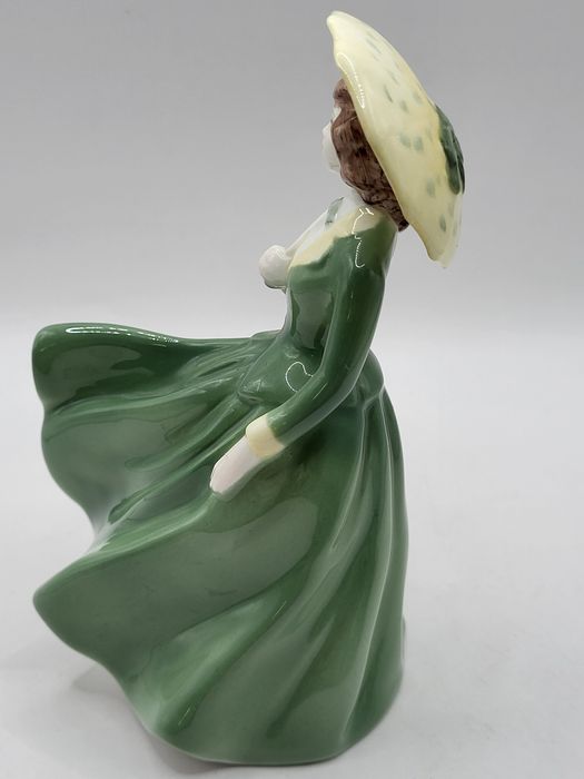 Porcelanowa figurka Sarah Jane Coalport