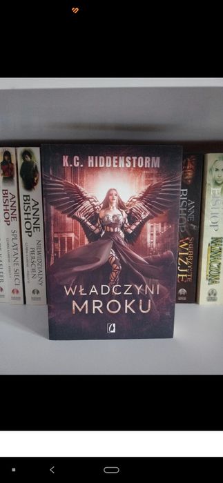 Władczyni mroku - K.C. Hiddenstorm