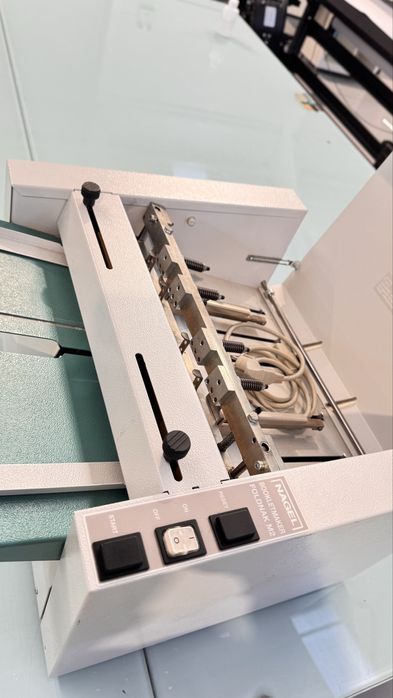 Maquina de agrafar revistas