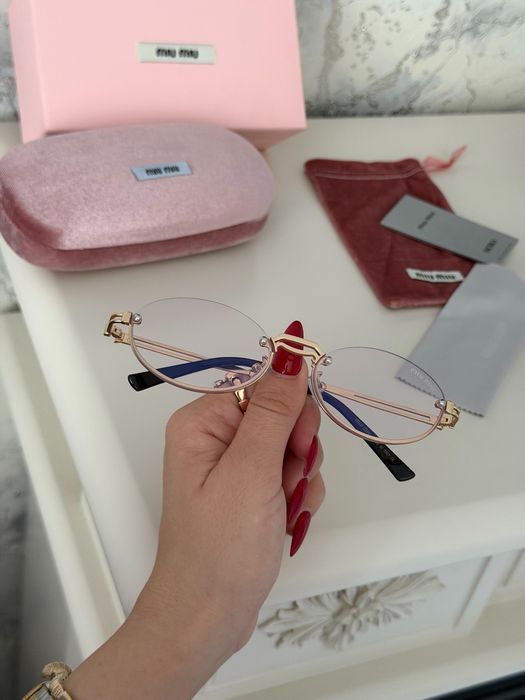 Солнцезащитные очки miu miu полный комплект хамелионы меняют цвет