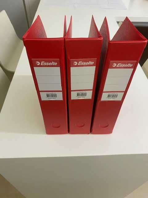 Arquivadores Verticais Pretos e vermelhos