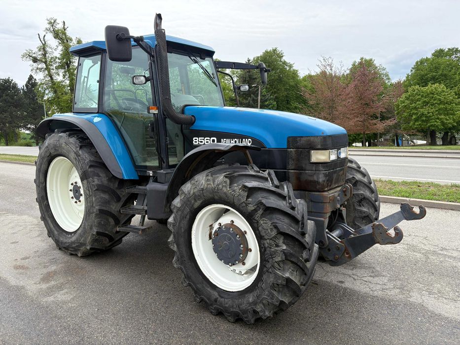 New Holland 8560