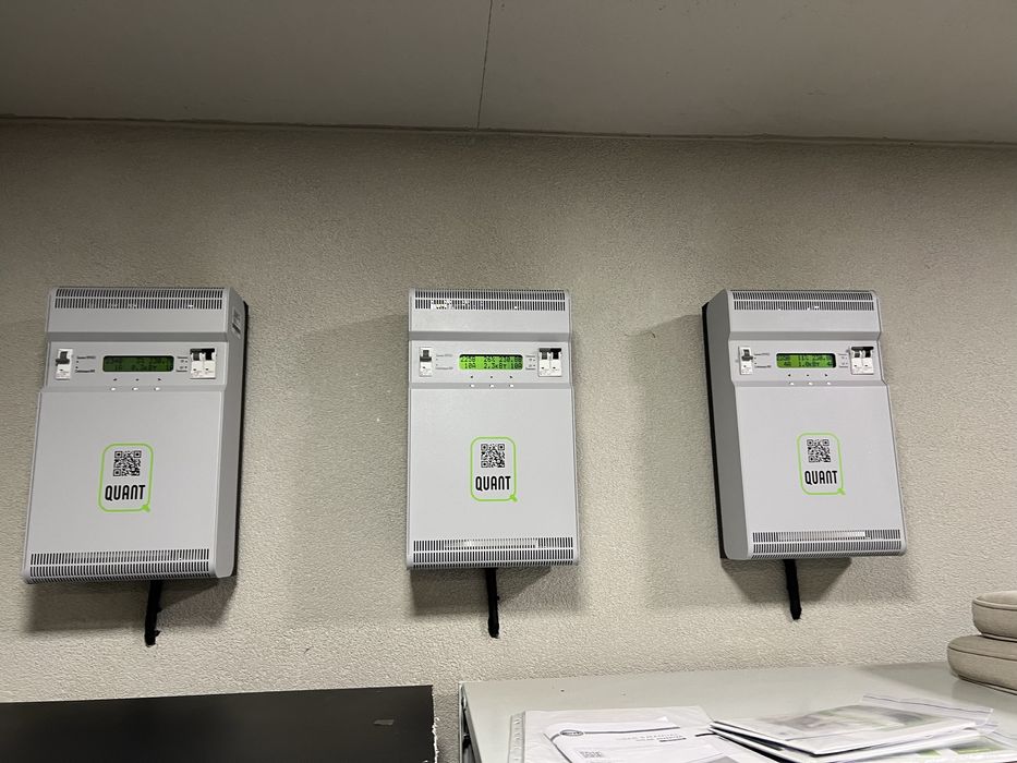 Інверторний стабілізатор напруги QUANT-9