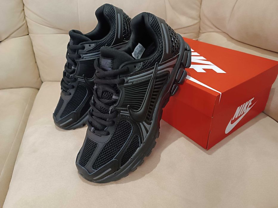 Чоловічі кросівки Nike Zoom Vomero 5