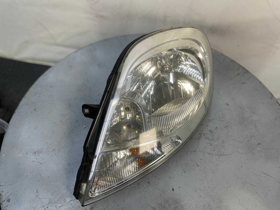 Ótica frontal esquerda Renault Trafic/ Opel Vivaro (2008)