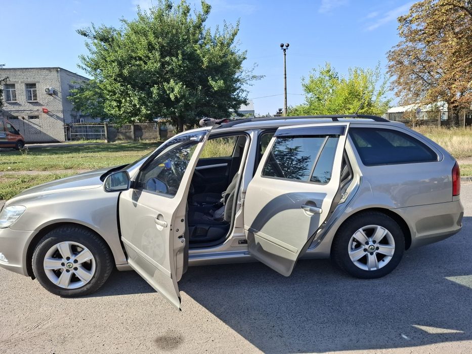 Продам автомобіль Skoda універсал