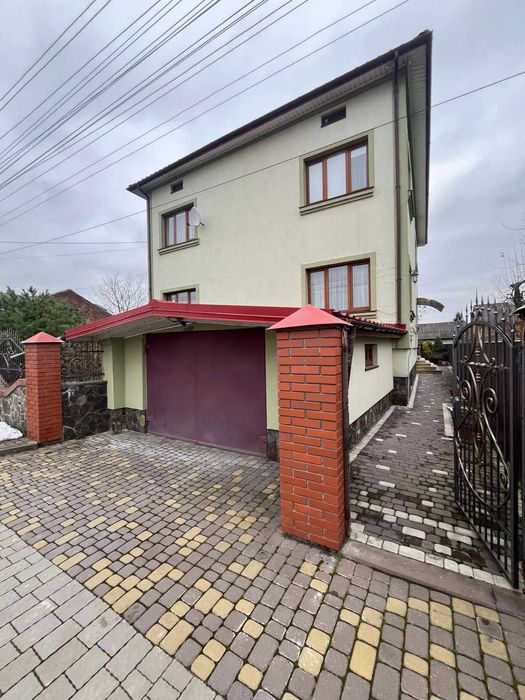 Продаж будинку в с.Лисиничі