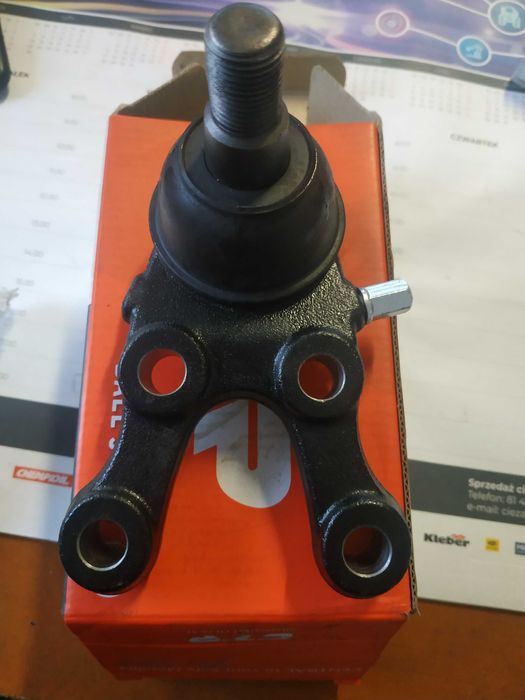 Sworzeń wahacza prawy przód CBM-23R CTR MITSUBISHI