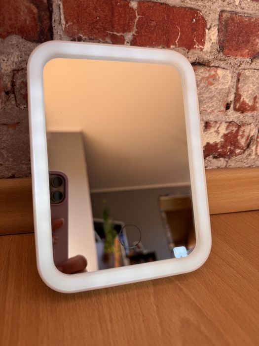 Lusterko podświetlna LED na akumulator