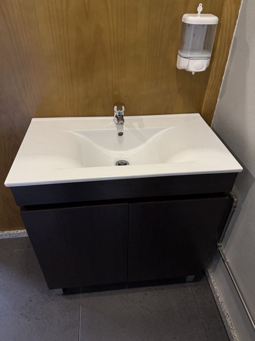 casa de banho (movéis/espelho e sanita)