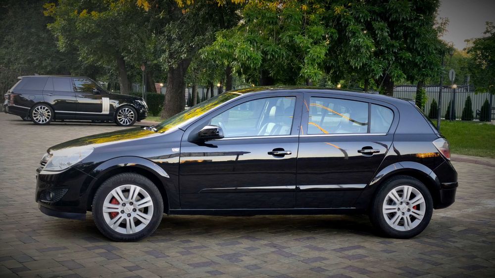 Opel Astra 2009р шкіра 1,6 бензин Без підкрасів Розмитнена Ідельний стан!