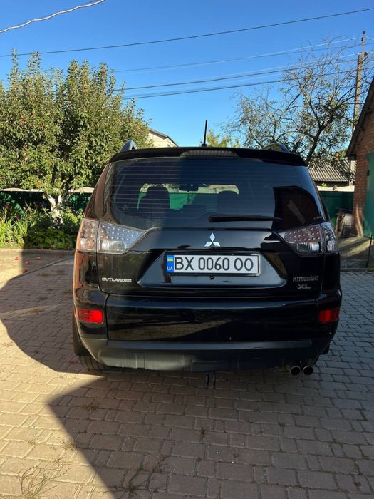 Mitsubishi Outlander XL