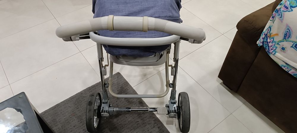 Carrinho de passeio Bébécar com ovo