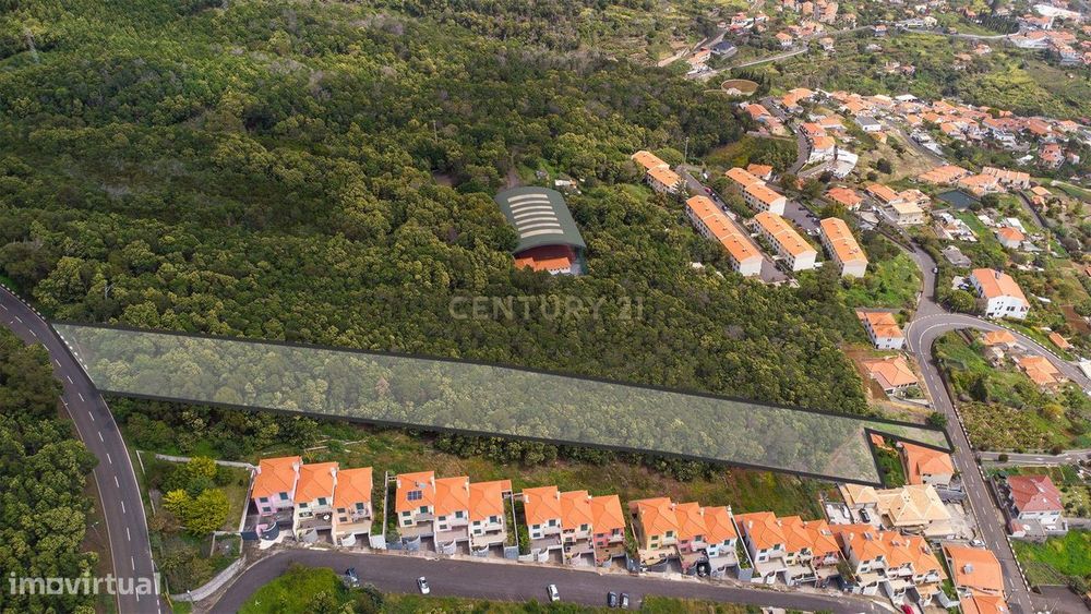 Terreno de 4734m² com Vista Mar em Santa Cruz – Madeira