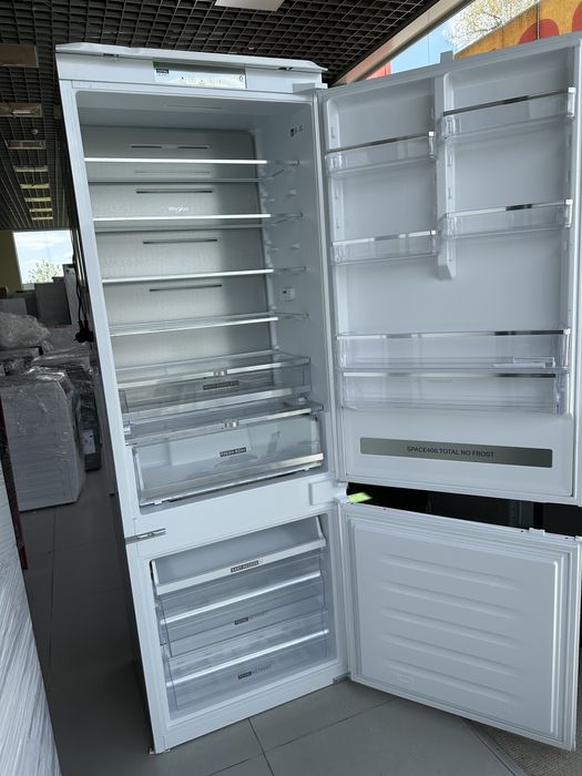 Холодильник встраиваемий/під забудову у меблі від Miele fd44
