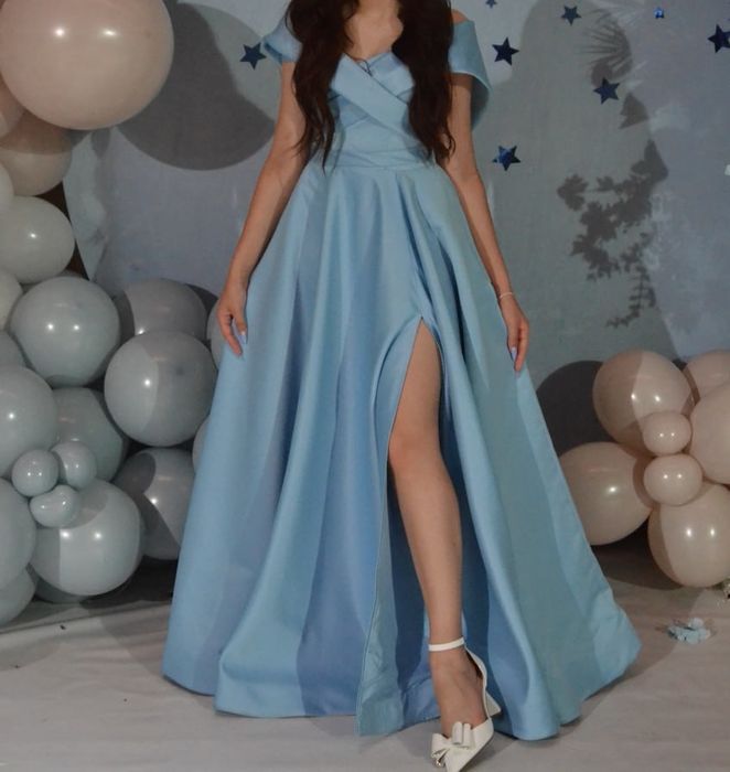 Випускна сукня