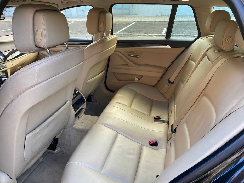 BMW520 Bem Estimada com Extras, Inspeção e Revisão até 30/10/26