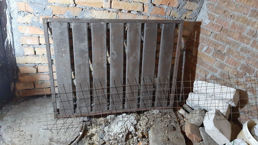 Продам б/у  секції паркану
