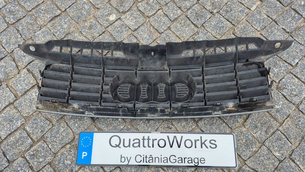 AUDI A3 8P - Grelha Central Para Choques ORIGINAL RIGOROSAMENTE NOVA