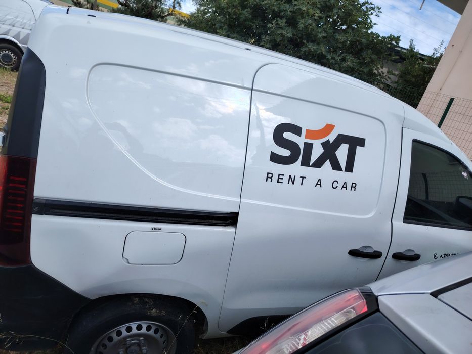 Renault Express 2024 só 25.000 km, a trabalhar e a andar. (GARANTIA 18 MESES) Aceita-se Mota ou Carro de Retoma (Leia o anuncio todo)