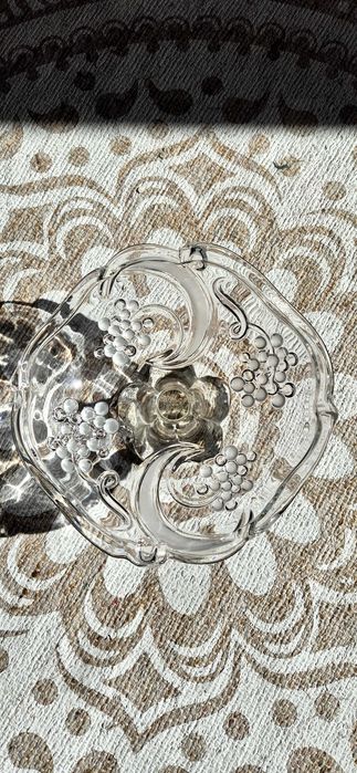 Antique fruit bowl.430582502157209601