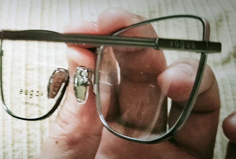 Óculos Ray ban, Ralph Lauren e Vogue originais.