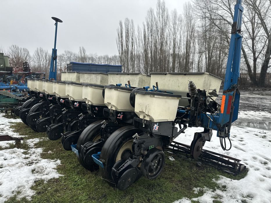 Kinze-3000 2011 в гарному стані