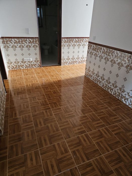 Alugo quartos com sala conzinha, dois banheiro