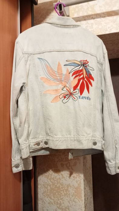 Джинсова куртка ,  жіноча джинсовка