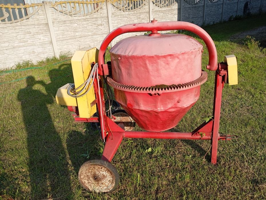 Betoniarka 250l siła