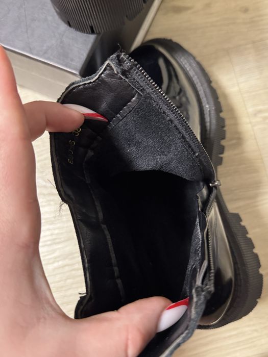 Ботинки лаковые кожаные