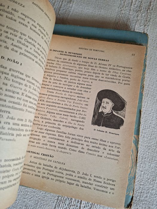 Livro antigo de Leituras ensino primário IV Classe