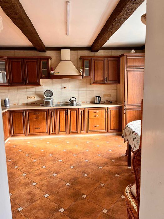 Затишний будинок для сімʼї в довгострокову оренду