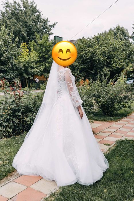 Весільна сукня