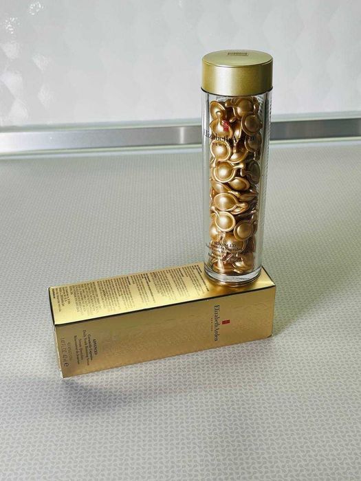 Капсули з керамідами Elizabeth Arden