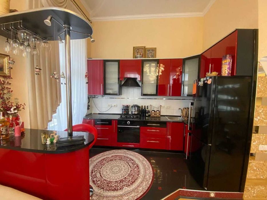 Продам 2к квартиру з євроремонтом