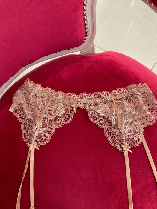 Пояси для панчіх Victoria’s Secret