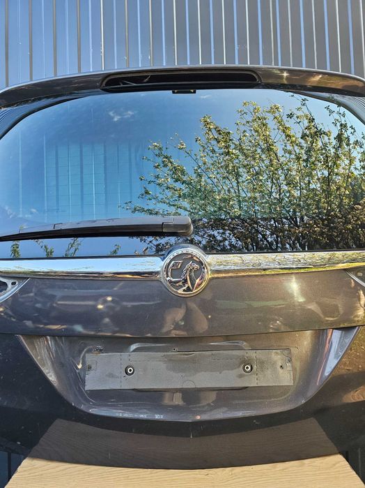 Klapa Tył Opel Zafira C Kod Lakieru Z190
