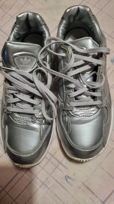 Tenis adidas n  39