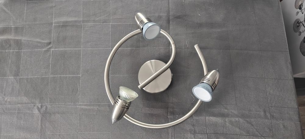 Lampa sufitowa z żarówkami