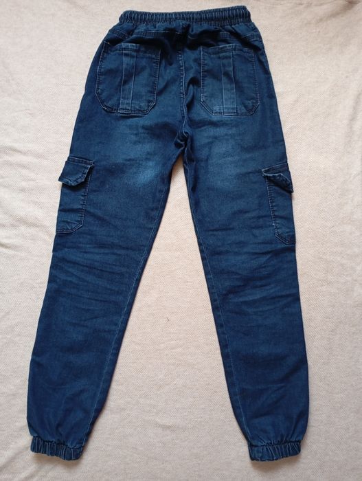 Джинси на підлітка 9-10 років, зріст 140 см