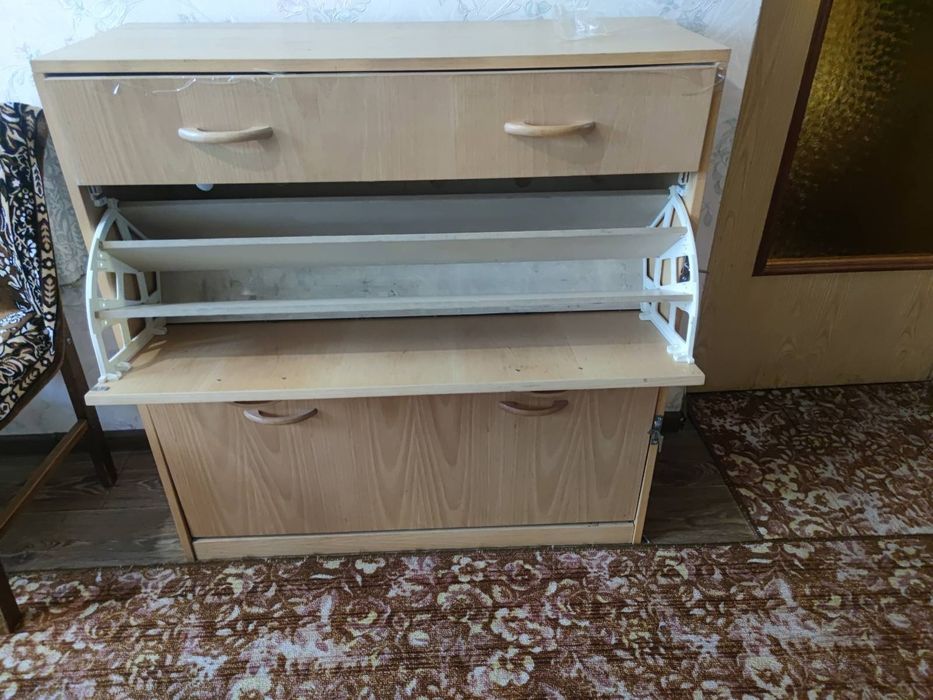 Продам тумбу для обуви.